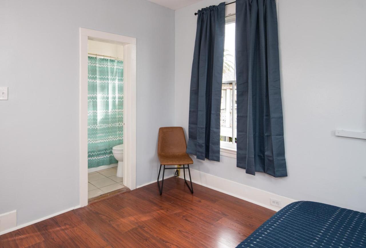 Beautiful Two-Story In Central Galveston, Short Walk To Beach, Near Downtown! | Seas The Breeze Villa Exterior photo