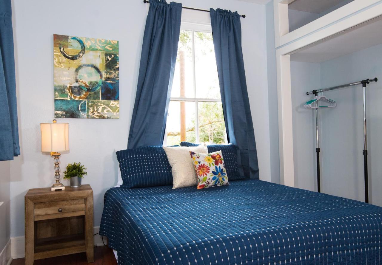 Beautiful Two-Story In Central Galveston, Short Walk To Beach, Near Downtown! | Seas The Breeze Villa Exterior photo
